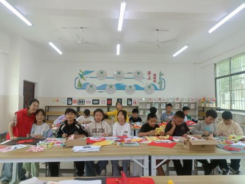 " 衡陽幼兒師專到衡南縣茶市聯(lián)合學校精準送教"