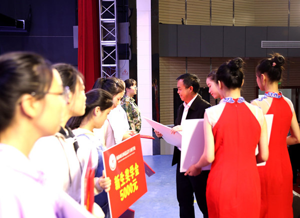 衡陽(yáng)幼高專(zhuān)表彰2020級(jí)優(yōu)秀大專(zhuān)新生