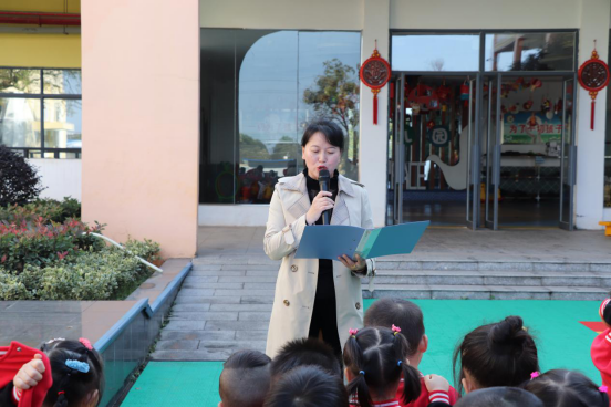 金秋時(shí)節(jié) 書香校園 ——衡陽(yáng)幼高專附屬幼兒園舉行讀書月活動(dòng)開(kāi)幕式