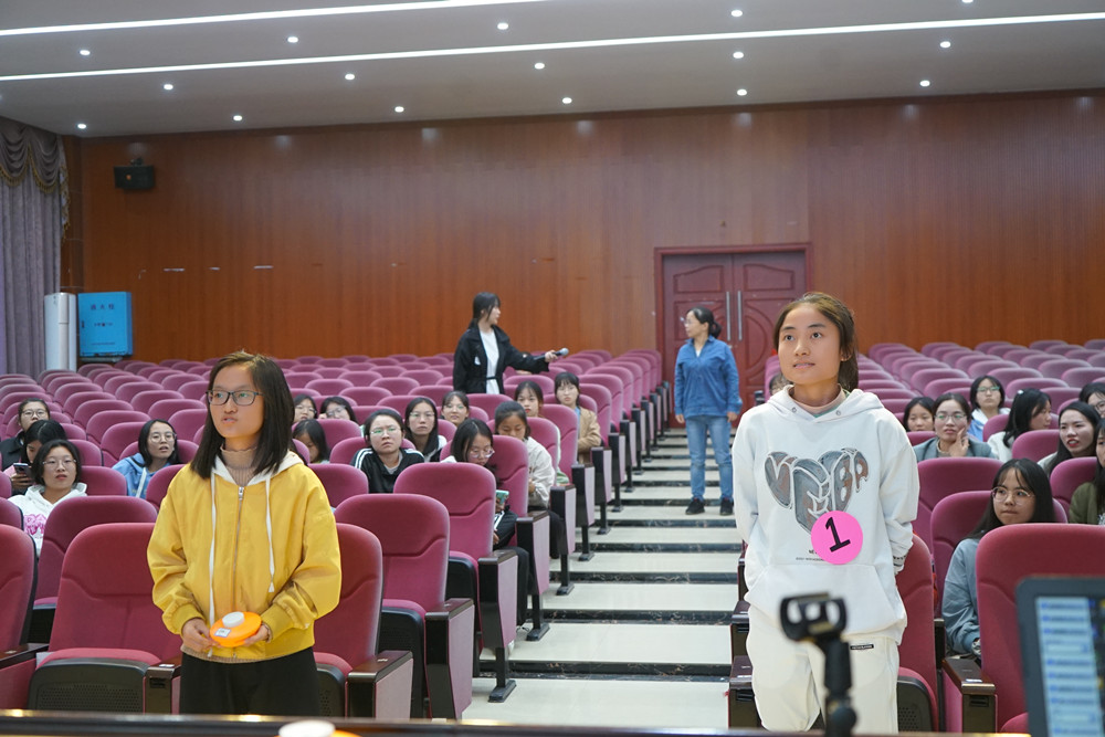 歷史賦予詩詞，詩詞光耀我心                  ——衡陽幼兒師范高等?？茖W(xué)校第一屆“中國詩詞大會”選拔賽完美收官