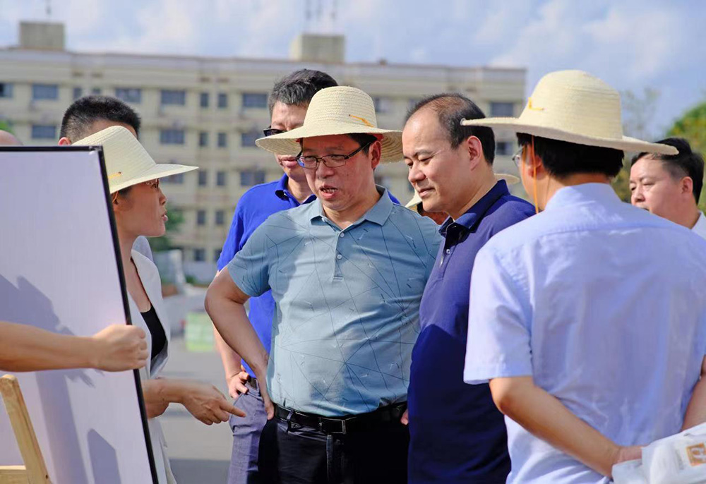 朱健調(diào)研我校周邊道路建設