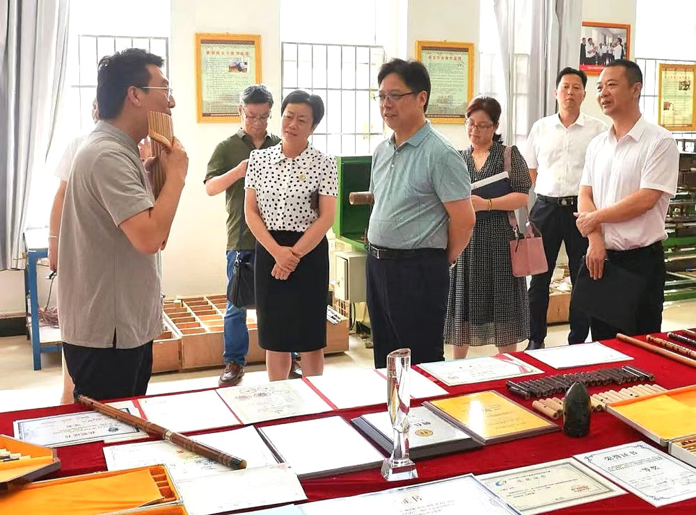 我校赴湖南一師、銅仁幼?？疾旖M成員 學(xué)習(xí)心得摘要